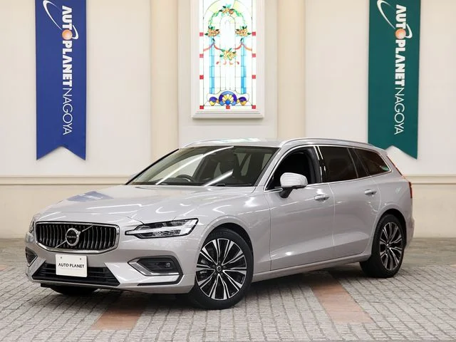 Volvo VOLVO V60 アルティメット　B4 2023