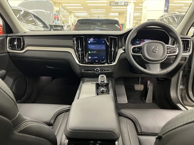 Volvo VOLVO V60 アルティメット　B4 photo 2