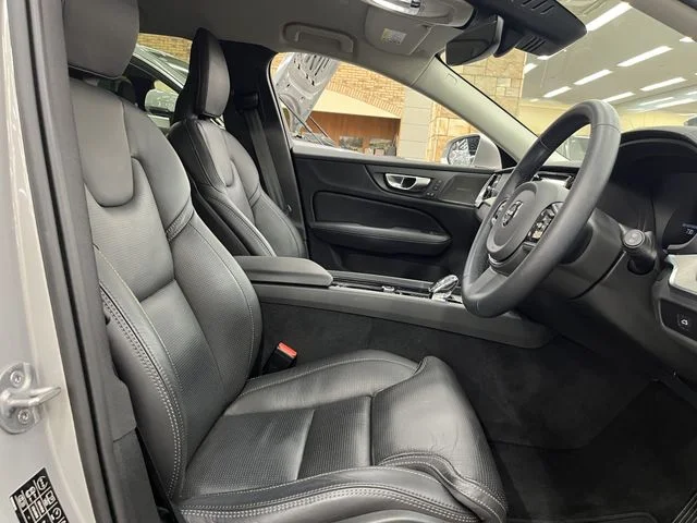 Volvo VOLVO V60 アルティメット　B4 photo 4