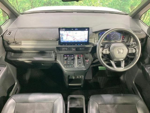 Honda STEPWAGON e:HEV SPADA プレミアムライン photo 2