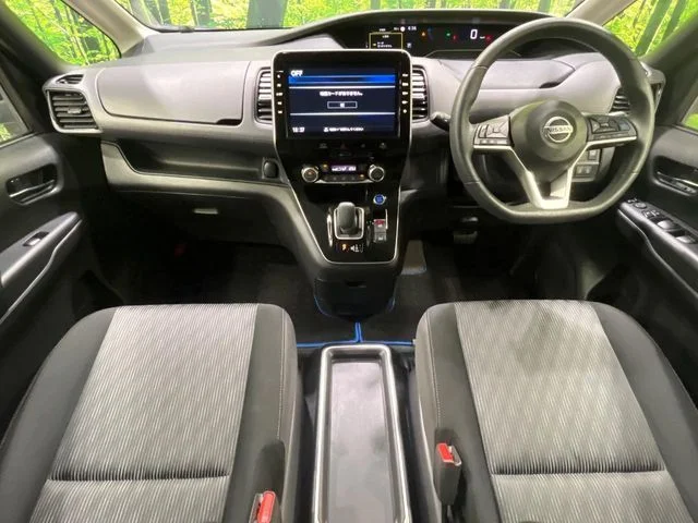 Nissan SERENA WG e−POWER　ハイウェイスター　V photo 2