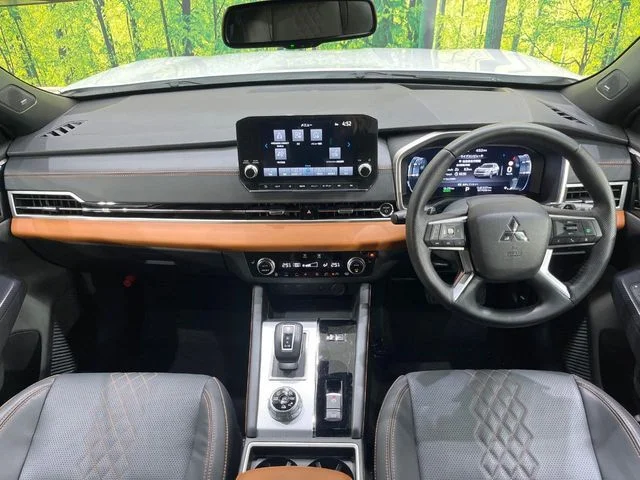 Mitsubishi OUTLANDER PHEV P photo 2