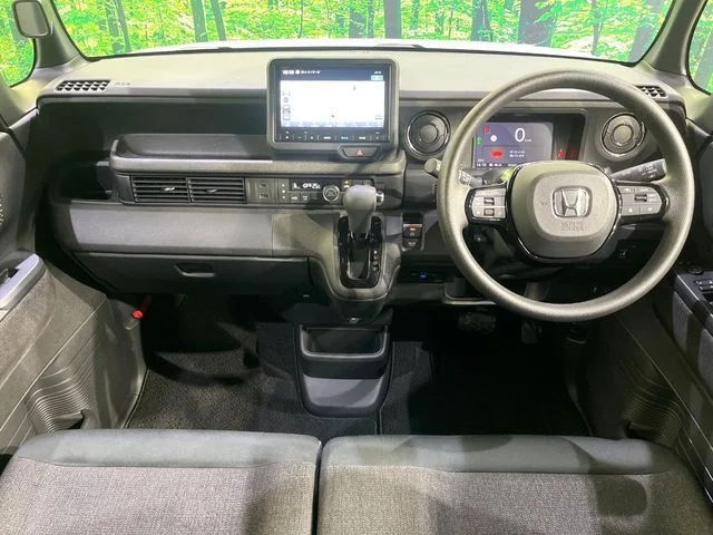 Honda N BOX CUSTOM 4WD ベースグレード photo 2