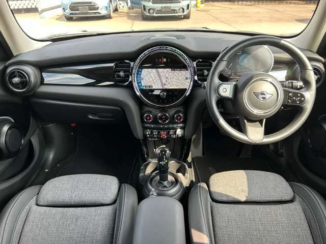 Bmw MINI COOPER D 5DOOR ベースグレード photo 2