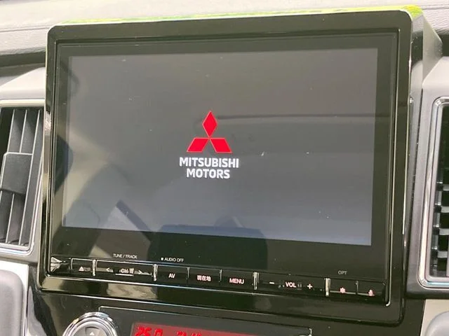 Mitsubishi DELICA D:5 4WD P photo 3