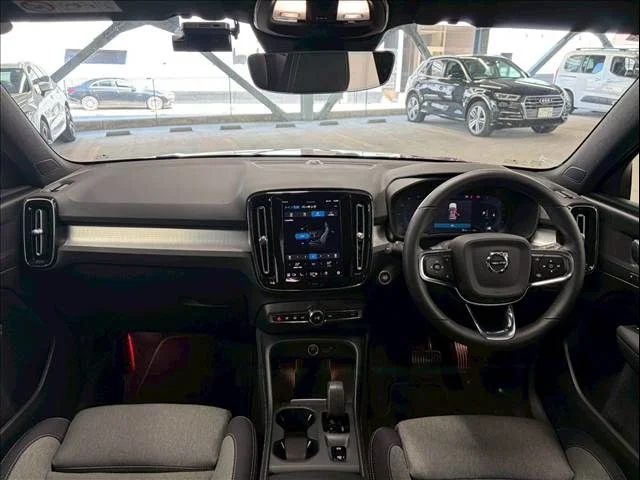 Volvo VOLVO XC40 プラス　プロ　B3 photo 3