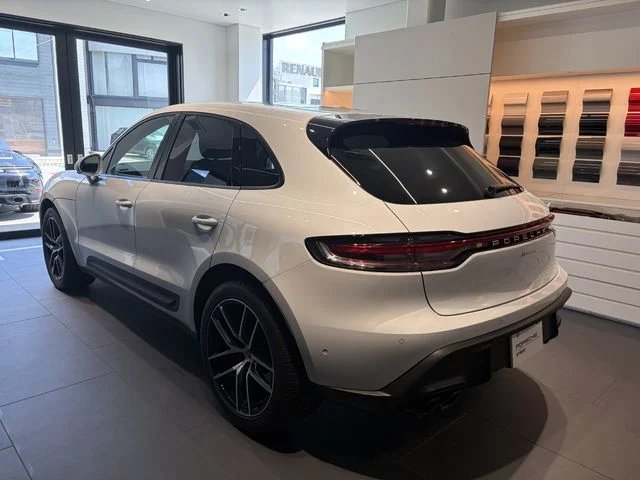 Porsche PORSCHE Macan ベースグレード photo 2