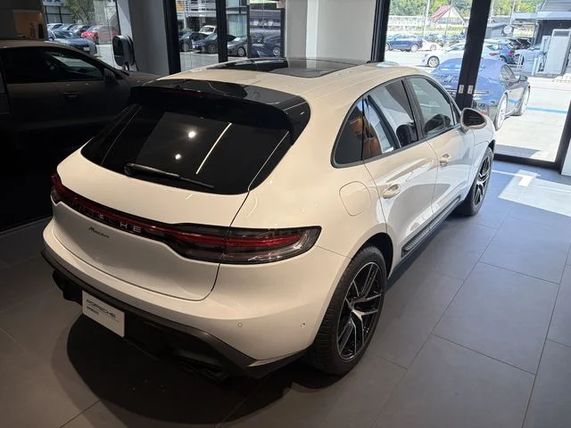 Porsche PORSCHE Macan ベースグレード photo 3