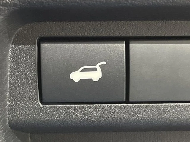 Mitsubishi OUTLANDER PHEV G photo 4