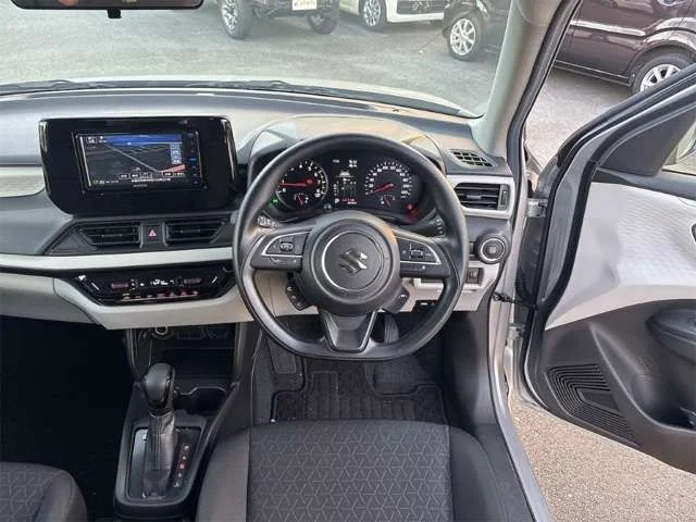 Suzuki SWIFT XG photo 2