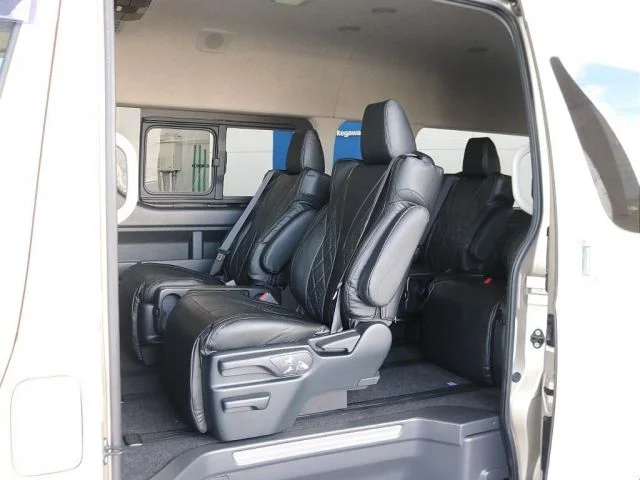 Toyota HIACE wagon 4WD グランドキャビン　スーパロングワイドHR photo 3