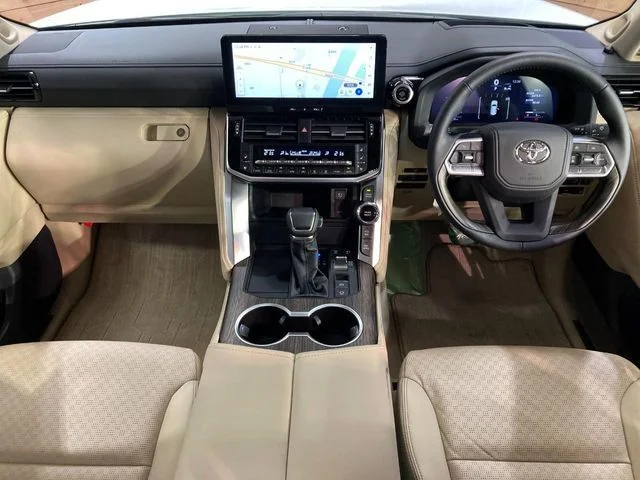 Toyota LANDCRUISER wagon ZX photo 2