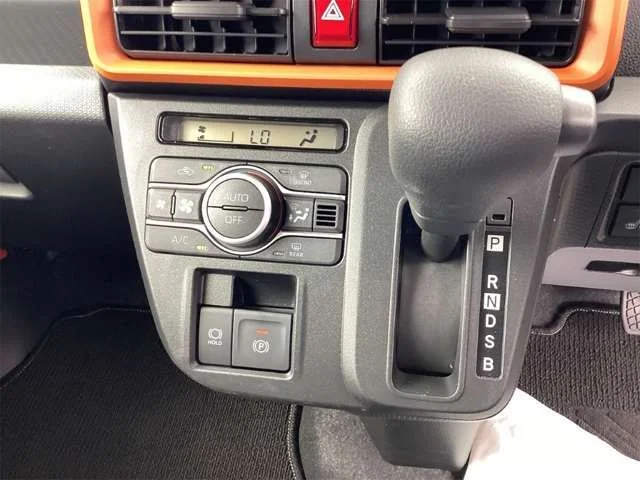 Daihatsu TANTO FAN CROSS ベースグレード photo 4
