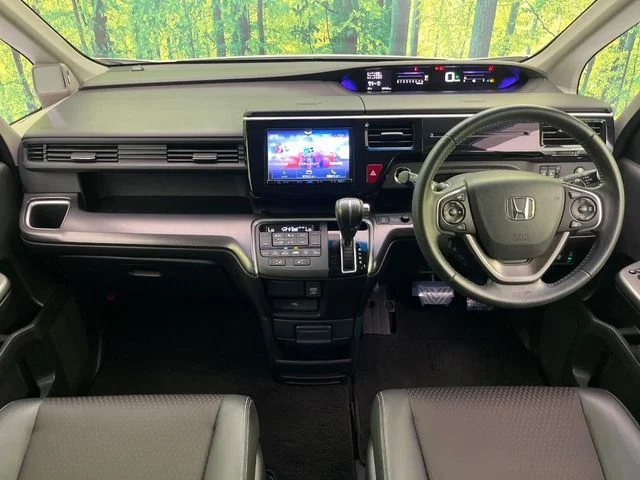 Honda STEPWAGON SPADA スパーダ　クールスピリット　Hセンシング photo 2
