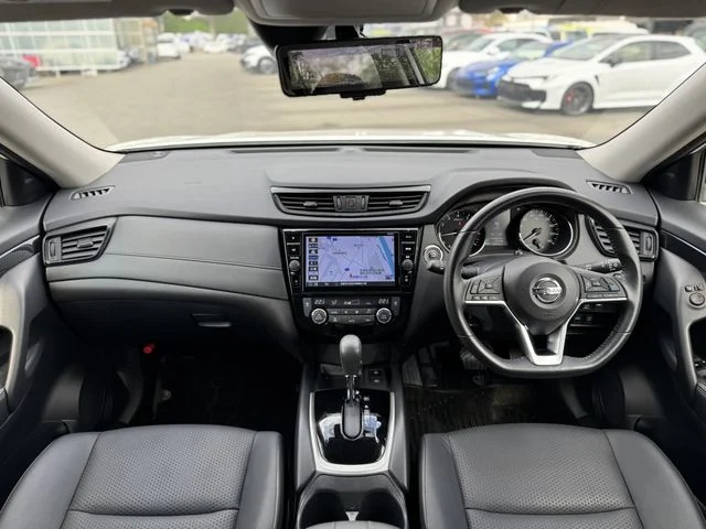 Nissan X-TRAIL 2WD 20X photo 2