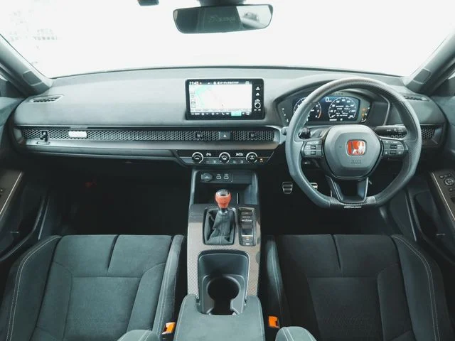 Honda CIVIC hatchback タイプR　レーシングブラックパッケージ photo 2