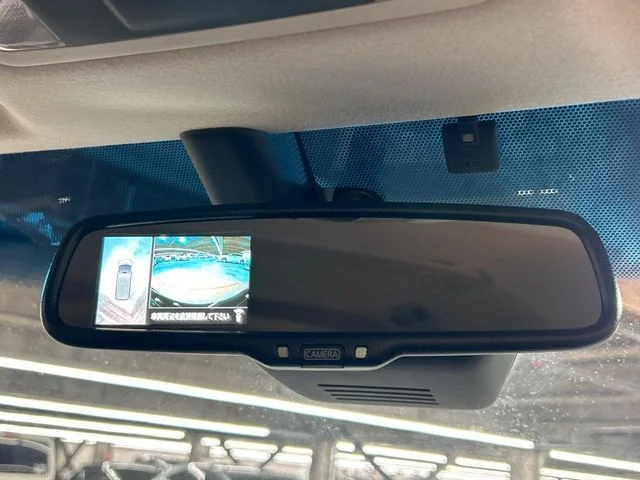 Mitsubishi DELICA D:5 4WD シャモニー photo 3