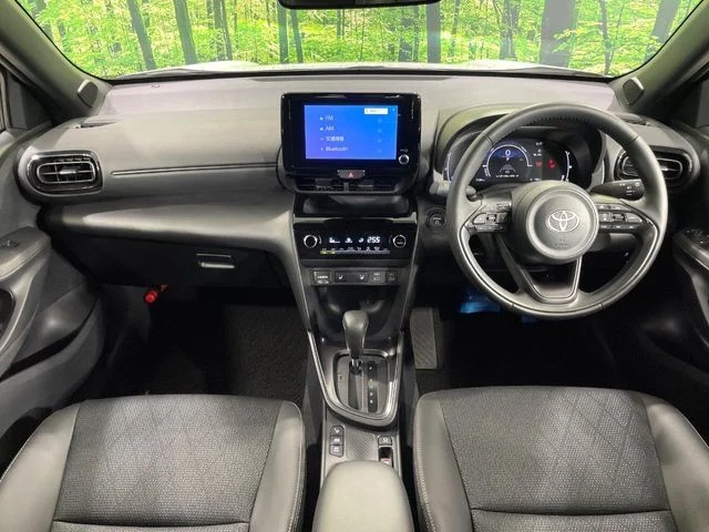 Toyota YARIS CROSS HYBRID Z photo 2