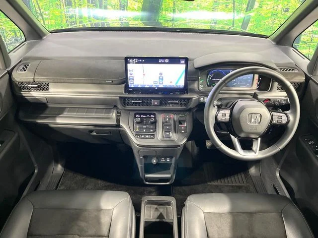 Honda STEPWAGON e:HEV SPADA プレミアムライン photo 2