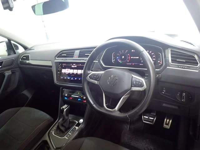 Volkswagen VOLKSWAGEN TIGUAN TSI　エレガンス photo 2