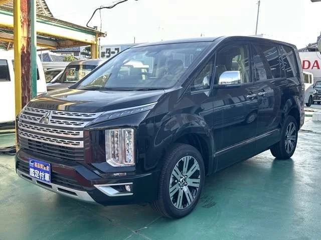 Mitsubishi DELICA D:5 4WD P photo 3