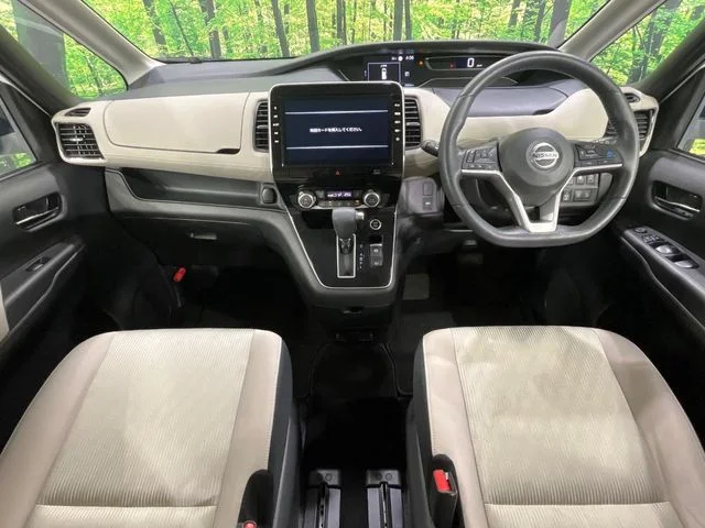 Nissan SERENA S-HYBRID 4WD ハイウェイスター　V photo 2