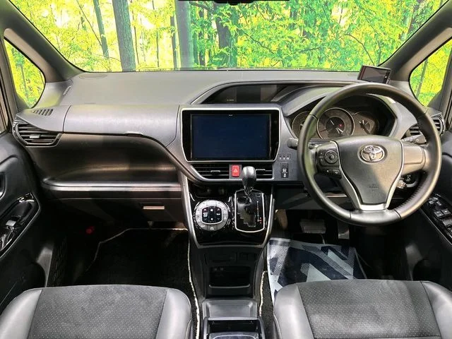 Toyota VOXY ZS　煌3 photo 2