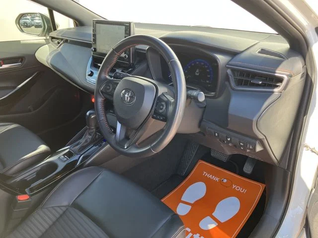 Toyota COROLLA TOURING HYBRID W×B　50ミリオンエディション photo 2
