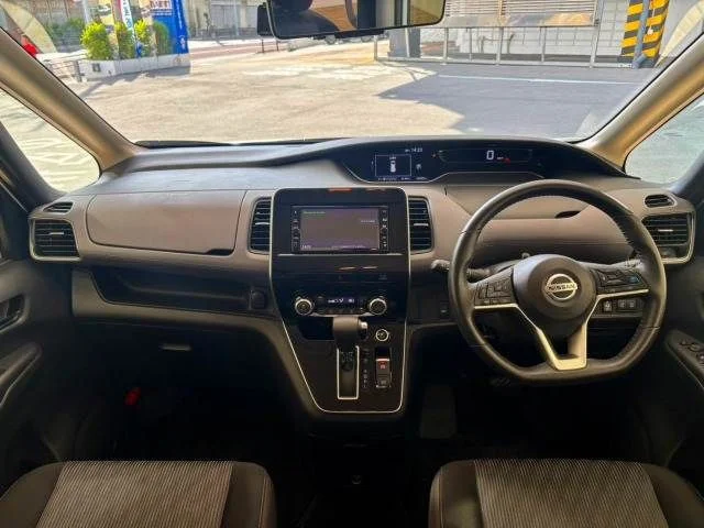Nissan SERENA S-HYBRID ハイウェイスター　V photo 2