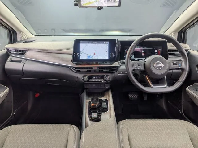 Nissan AURA G photo 3