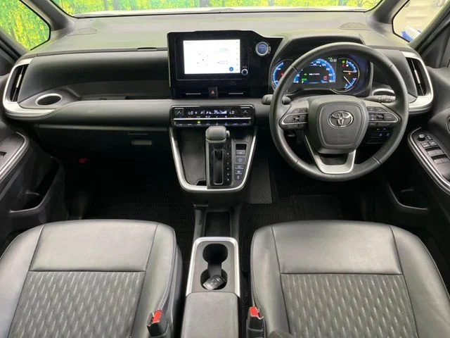 Toyota NOAH HYBRID S−Z photo 2