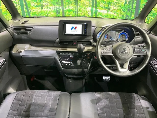 Mitsubishi DELICA MINI T　プレミアム photo 2