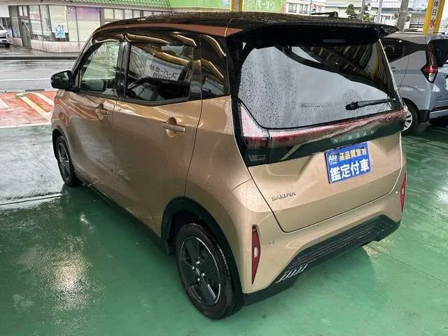 Nissan SAKURA G photo 4