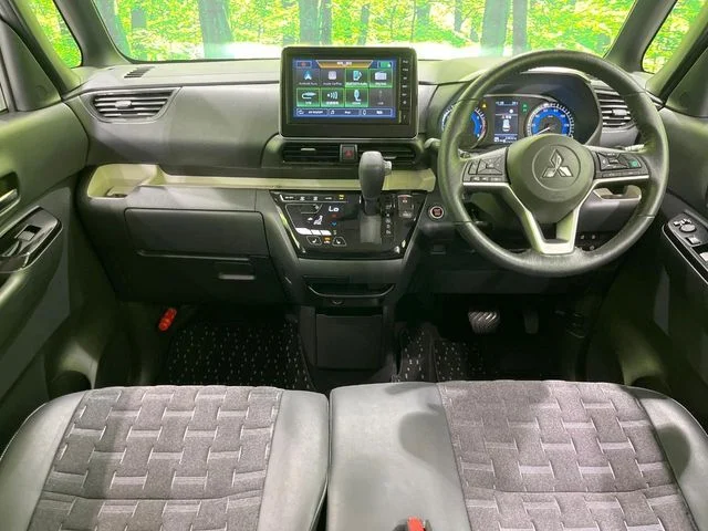 Mitsubishi DELICA MINI T　プレミアム photo 2