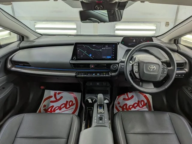 Toyota PRIUS 4WD Z photo 2