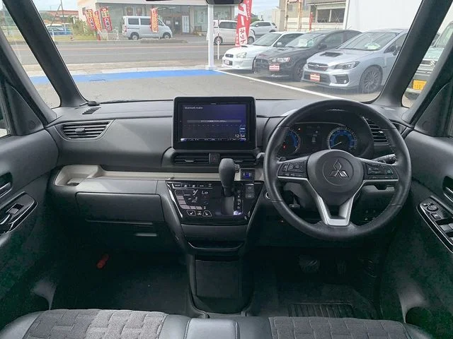 Mitsubishi DELICA MINI T　プレミアム photo 3