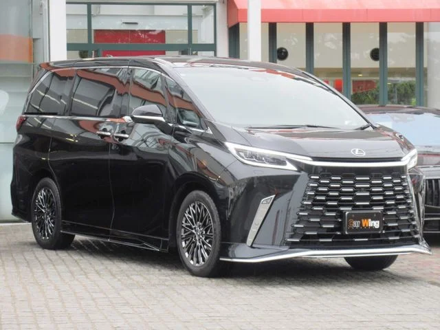 Toyota ﾚｸｻｽ LM500h バージョンL photo 4