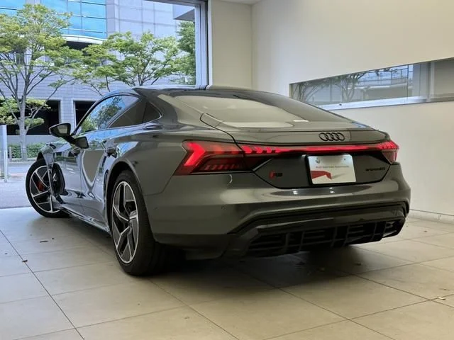 Audi AUDI RS e-tron GT ベースグレード photo 3
