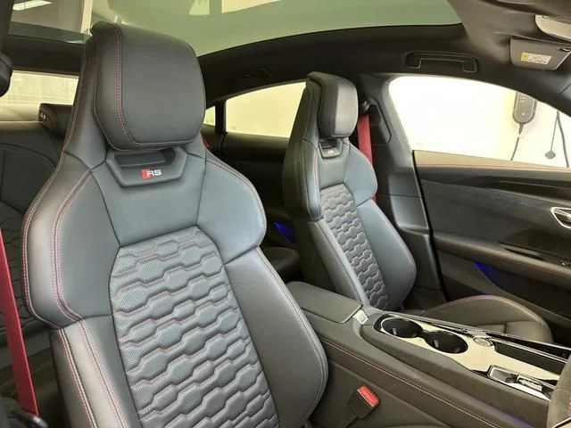 Audi AUDI RS e-tron GT ベースグレード photo 4