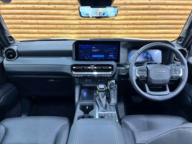 Toyota LANDCRUISER 250 VX photo 2