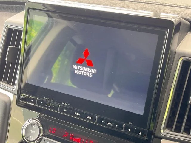 Mitsubishi DELICA D:5 4WD P photo 3