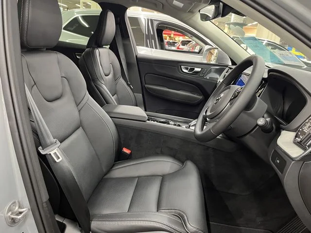 Volvo VOLVO XC60 ウルトラ　B5　AWD photo 4