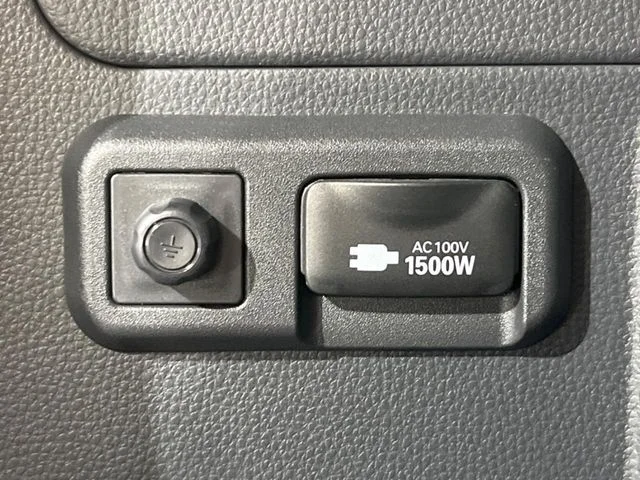 Toyota VOXY HYBRID 4WD S−Z photo 3