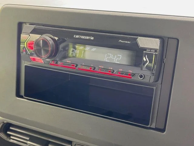 Mitsubishi eK SPACE M photo 3