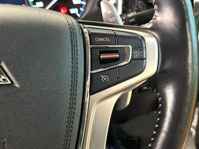Mitsubishi OUTLANDER PHEV G　リミテッドエディション photo 4