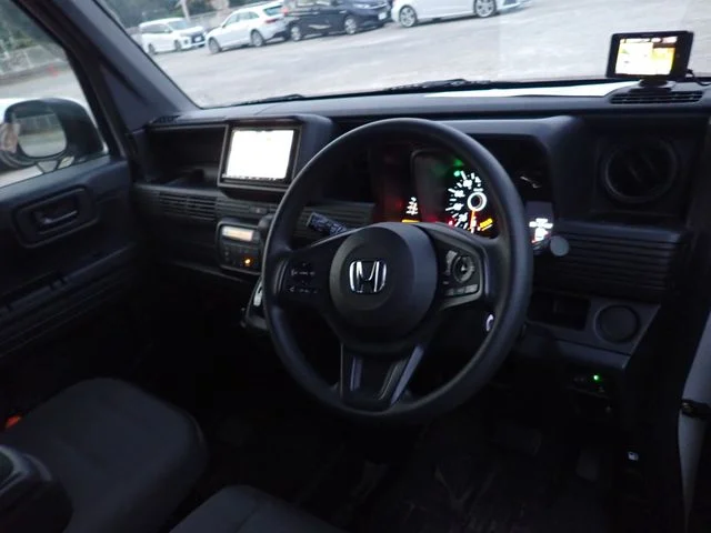 Honda N-VAN 4WD L photo 2