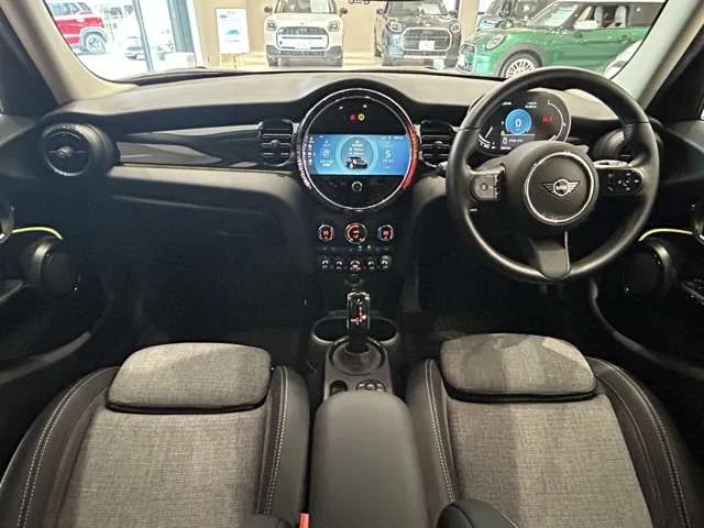 Bmw MINI COOPER 5DOOR プレミアムプラスライン photo 3