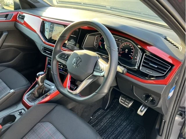 Volkswagen VOLKSWAGEN POLO GTI ベースグレード photo 2