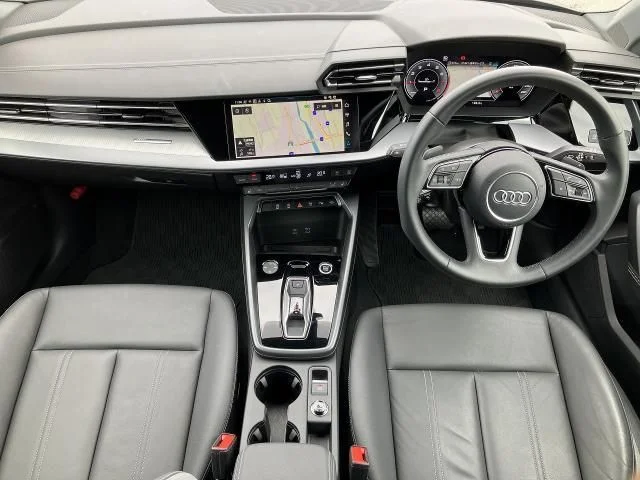 Audi AUDI A3 SPORTBACK 30　TFSI　アドバンスド photo 2
