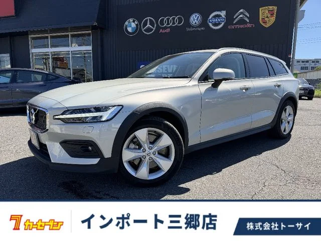 Volvo VOLVO V60 CROSS COUNTRY T5　AWD 2020